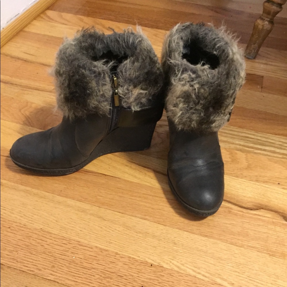 Brown fur ankle boots